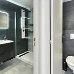 A C 2bdr 6p Flat Just Two Minutes From The Beach! * Αντίμπ