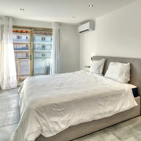 Διαμέρισμα A C 2bdr 6p Flat Just Two Minutes From The Beach! *